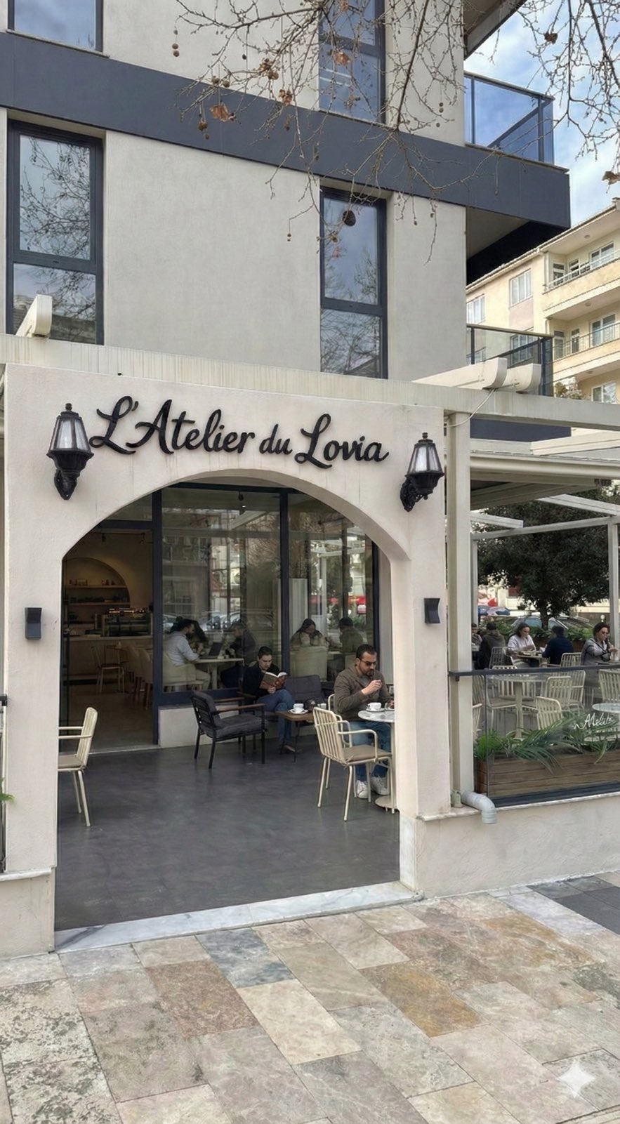 L'Atelier du Lovia mekan girisi